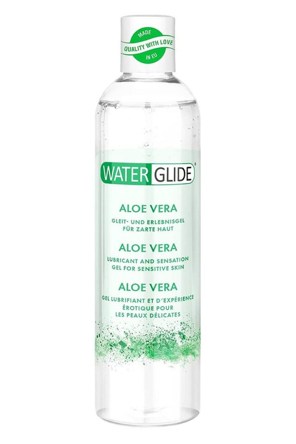 SENSUEEL GLIJMIDDEL 300ML ALOE VERA – Afbeelding 23 Waterglide 2:1 Aloe Vera lube & sensation gel is a colour-free and unscented 2-in-1 lube and gel with soothing aloe vera extract. This nourishing gel is very skin-friendly and its pH neutral formulation means it is particularly suitable for sensitive skins. This lubricant helps to support the natural vaginal microflora whilst its long-lasting slipperiness provides intense sensual pleasure.300 mlLubricant and sensation gelWith Aloe Vera extract for a soothing effectColour-freeUnscentedLong-lasting glide sensationsSuitable for sensitive skinspH neutral formulaVeganIngredients (INCI)Water
